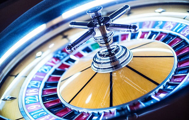 dewa787 slot app showing live roulette table with player chat and betting interface